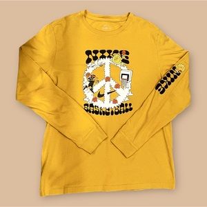 Nike Basketball peace logo long sleeve printed t-shirt in gold❗️